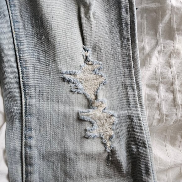 American Eagle Distressed Ripped Skinny Stretch Jeans - 2013 - Light Wash - Sz 0 - Picture 11 of 16